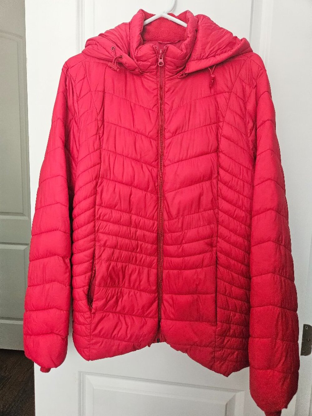 Xersion red puffer jacket w/ hood,XL